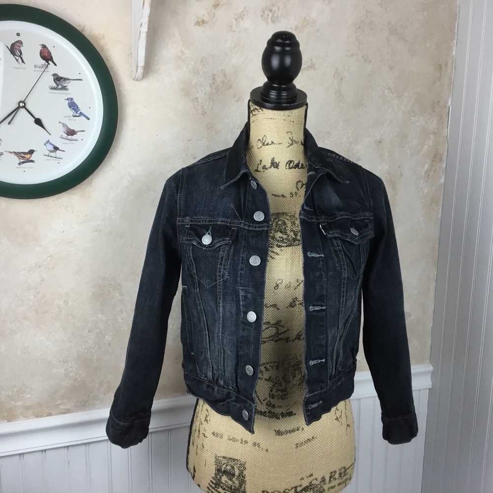 Levi’s Classic Dark Wash Jean Jacket - Picture 1 of 7